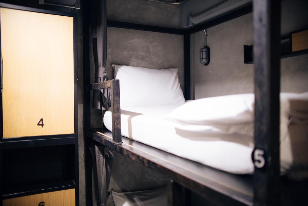 Bed Station Hostel Ratchthewi Бангкок Экстерьер фото